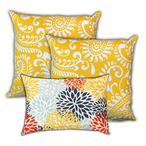 HomeRoots Outdoor Pillows Set Of Three 18